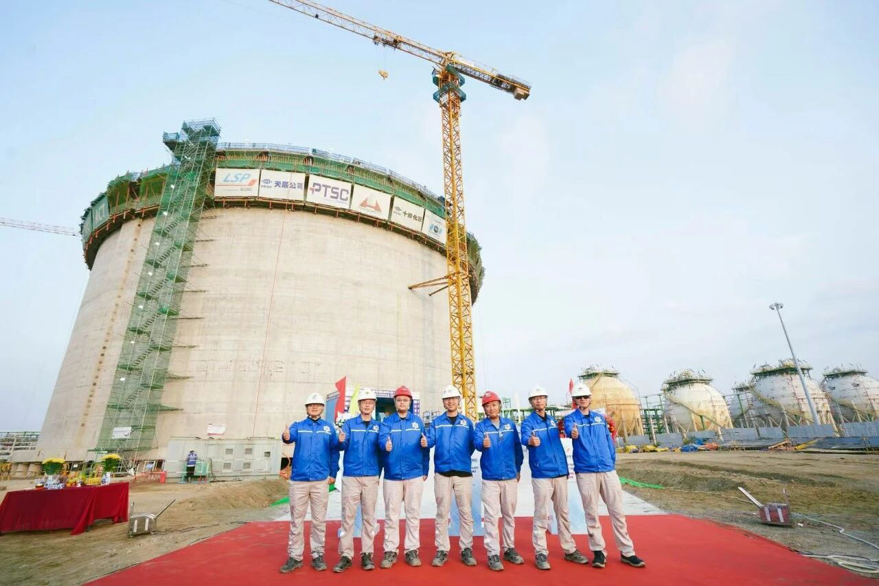 Vietnam Long Son Kriyojenik Depolama Tankı Projesinde Tüm Büyük Tankların Hava Basıncıyla Kaldırma Operasyonları Başarıyla Tamamlandı