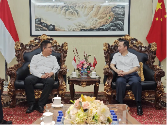 Liang Junxiang Meets with Economic and Commercial Counselor Li Hongwei at the Chinese Embassy in Indonesia and Visits Southeast Asia Regional Headquarters