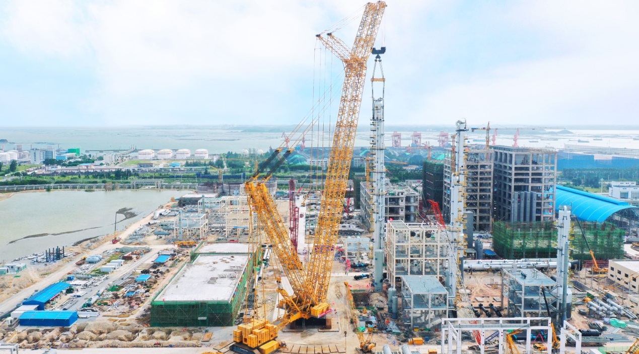 TCC Guangxi Huayi Project's Methanol Wash Column Lifted  in Place